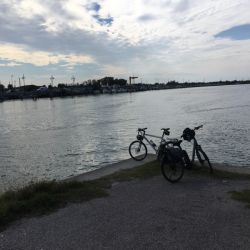 Warten auf die Fähre