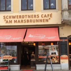 Am Markt in Zittau gibt es viele Möglichkeiten sich zu versorgen