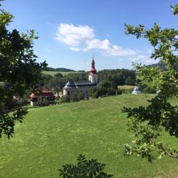 Volfartice vom Bahnradweg aus