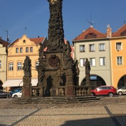 Eine monumentale Mariensäule am Marktplatz