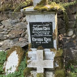 Alter Grabstein in Nova Ves