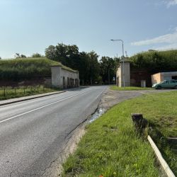 Befestingsanlage am Ortseingang