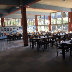 Im blauen Saal ist heute das Restaurant ...
