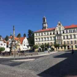 Der Marktplatz mit Mariensäule