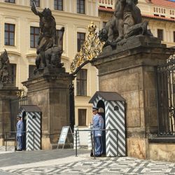 Solange kann eigentlich niemand still stehen