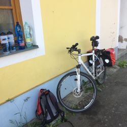 tägliches Ritual, Flaschen auffüllen