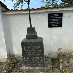 ... und alte Gräber in Labut