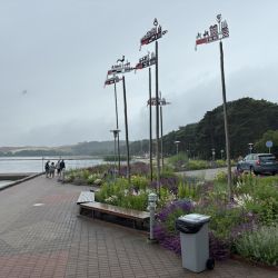 Im Hintergrund kann man die Parnidis Düne erkennen