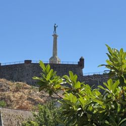 Die Siegesstatue von unten