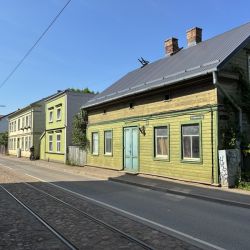 Am Stadtrand von Liepaja gibt es noch viele Holzhäuser