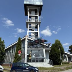 Vom Wasserturm hat  man einen guten Blick auf die Stadt