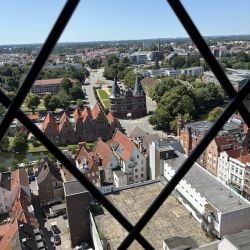 Blick auf das Holstentor