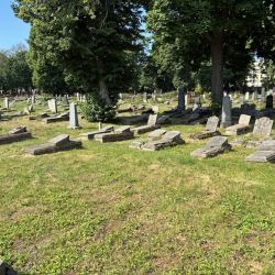 Der große jüdische Teil auf dem Friedhof