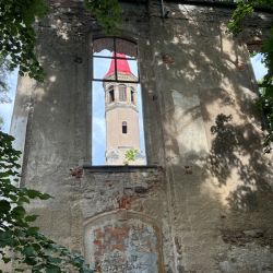 Kirchenruine am Friedhof von Milkow