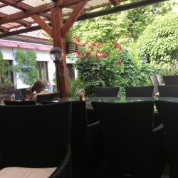 ...  aber der Innenhof ist schön zum Verweilen