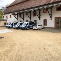 Polizei auf Exerzitien???