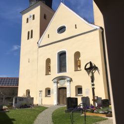 Die Wehrkirche von Kottingwörth ...