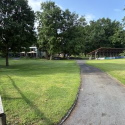 Driving Range und Club Haus, hier hätten die NaziBonzen bestimmt auch gespielt