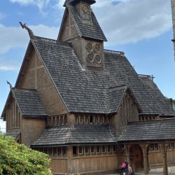Die Stabkirche Wang ist ein Wahrzeichen von Karpacz