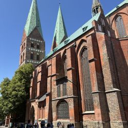 Die Marienkirche, ein mächtiger Backsteinbau